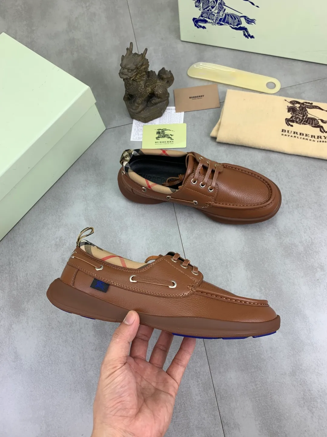 Men's Men's Shoes 💰P700 💰【New Style】Top Version 🆘【Burberry】New Burberry Slippers Launched, Perfect Workmanship! 🔥Perfect shape and top quality🙈Non-slip and wear-resistant high-end rubber outsole👣Versatile and comfortable shoes, standard size: 39-45 (customized 38-46) 2️⃣colors available Top-quality packaging